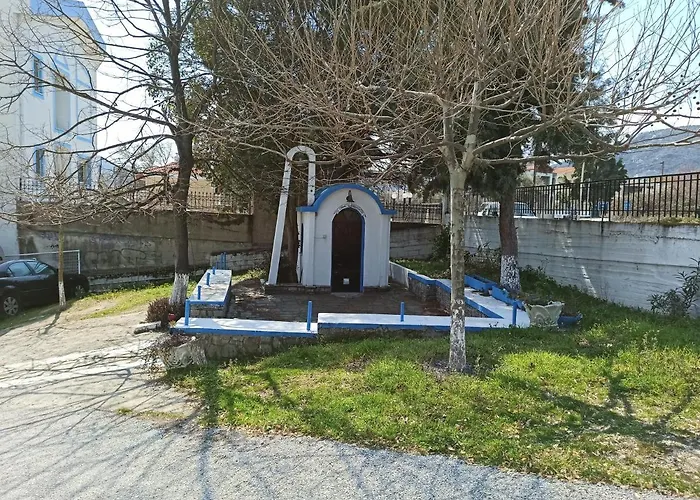 Front דירה